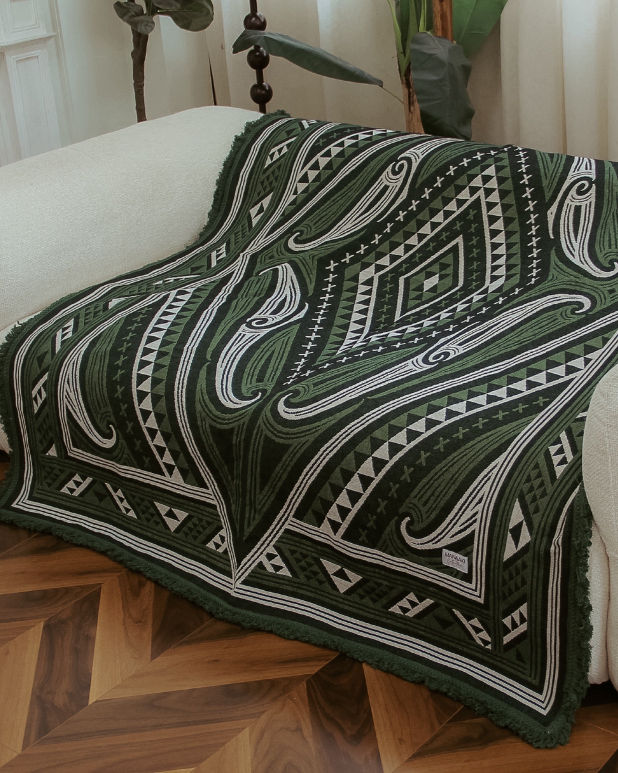 Pounamu Picnic Throw rug