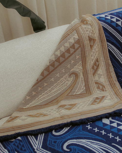 Hinemoana Picnic Throw Rug